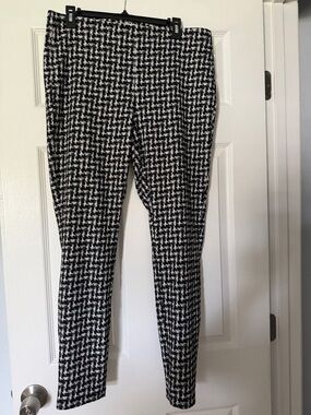 Nanette Lepore Black & White Houndstooth Skinny Ponte Pants